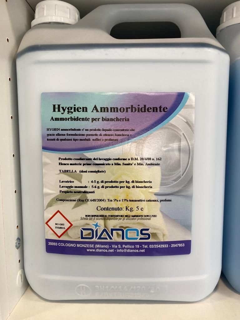 Contenitore in plastica bianca di ammorbidente per tessuti Hygien con etichetta e manico viola.