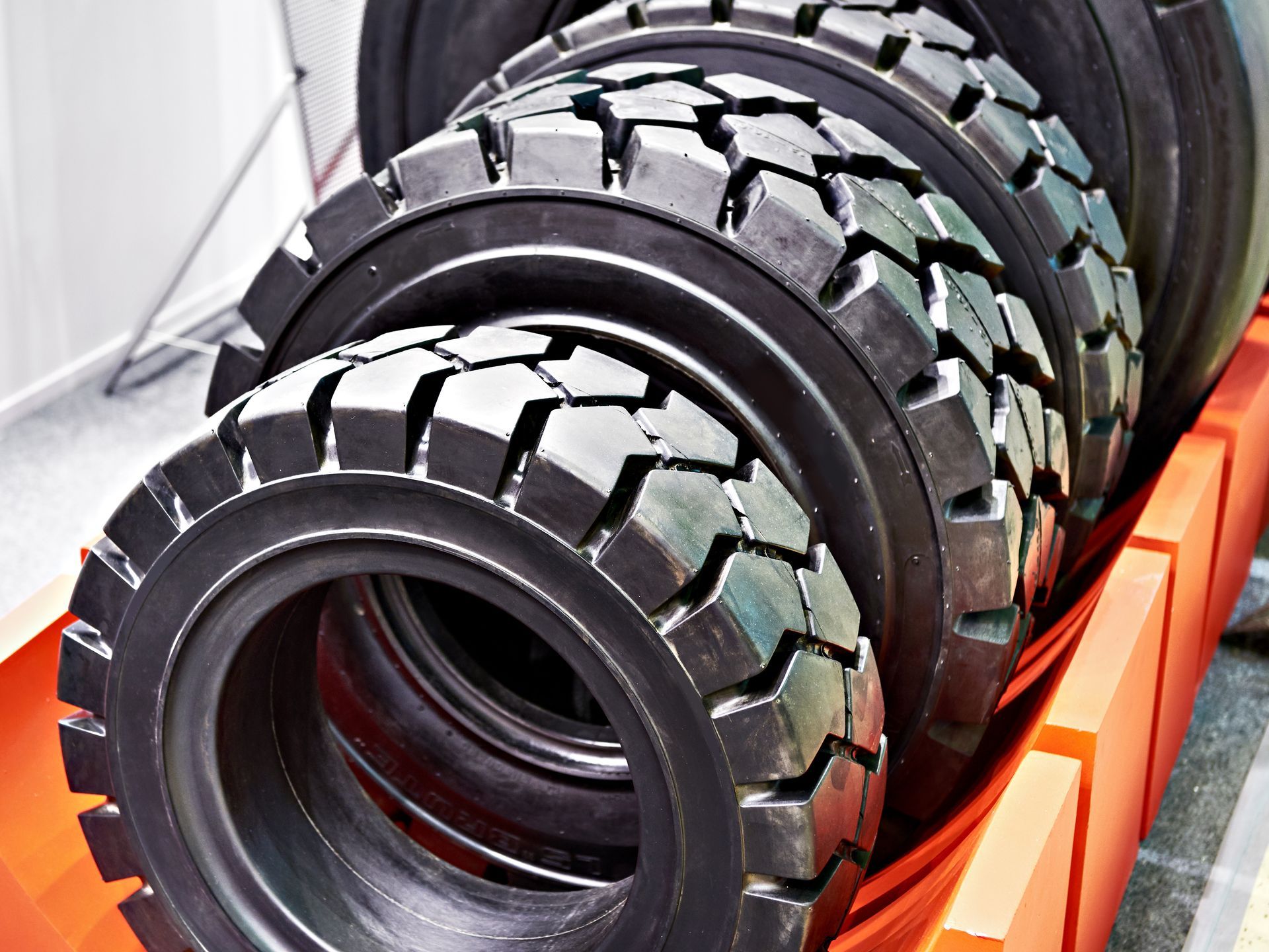 Contractor, Tradesmen, and Fleet Special Services | Suburban Tire Auto Repair Centers