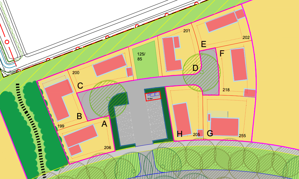 Op een plattegrond zijn tinne houses te zien, omgeven door grijze bestrating, groene gebieden en gekleurde zones.