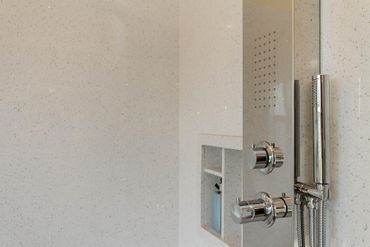 Creekside Minor Shower Room 2 — Visalia, CA — Kerman Mobile Homes Inc.