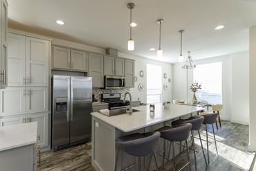 Creekside Minor Master kitchen 4 — Visalia, CA — Kerman Mobile Homes Inc.