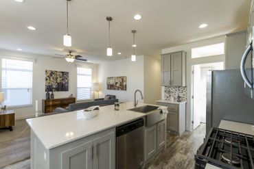 Classic Kitchen White Table — Visalia, CA — Kerman Mobile Homes Inc.