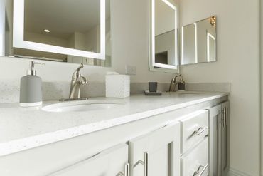 Modern Bathroom — Visalia, CA — Kerman Mobile Homes Inc.