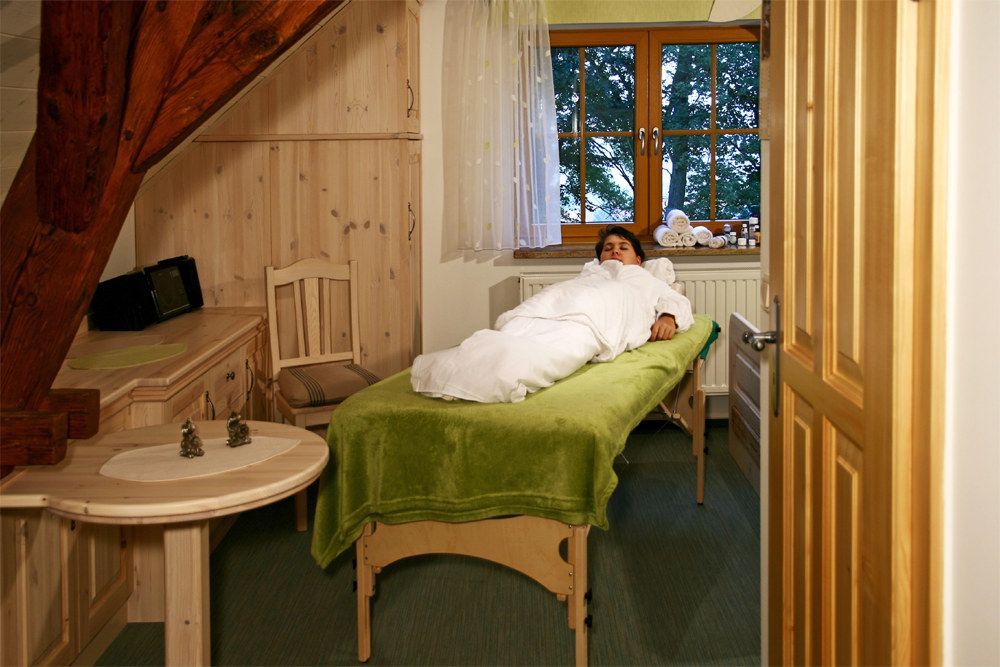 Ferienhof Alte Försterei, Massageraum Kobel