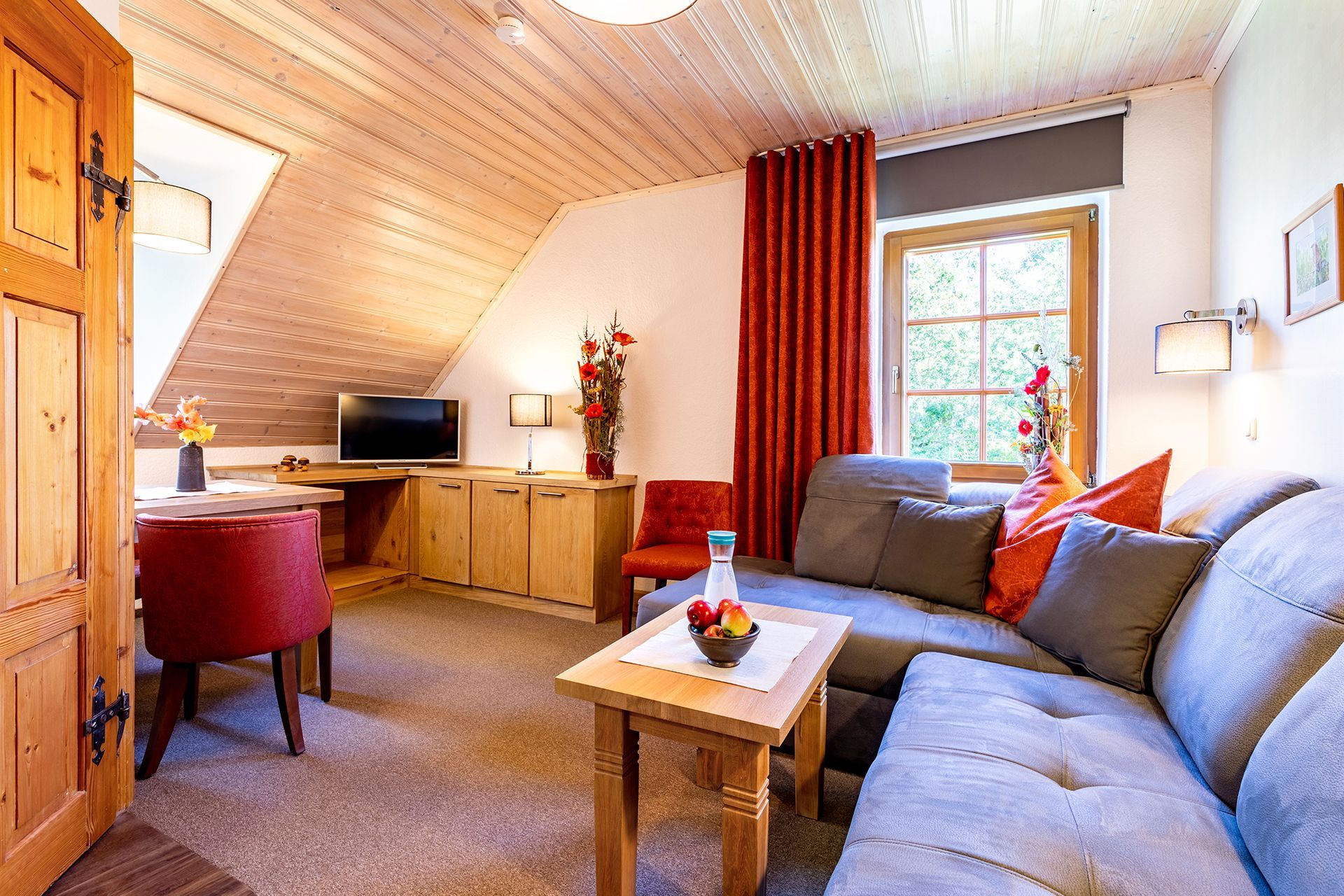 Ferienhof Alte Försterei, FeWo Sperlingslust Wohnzimmer mit Sofa