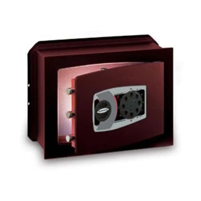 Cassaforte a muro color bordeaux con sportello aperto che rivela un pannello con serratura a combinazione grigia.