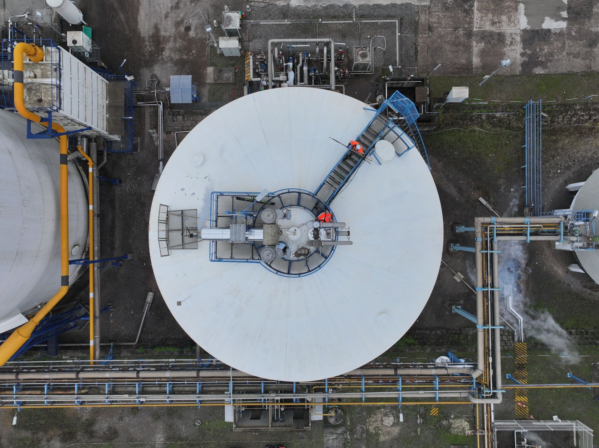 MAINTENANCE INDUSTRIELLE - Nettoyage par drone SAM DRONES