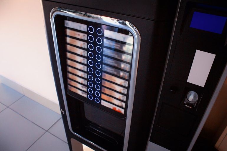 Distributore automatico bevande calde