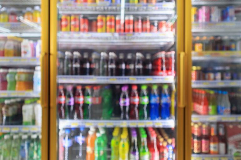 frigo con bibite refrigerate