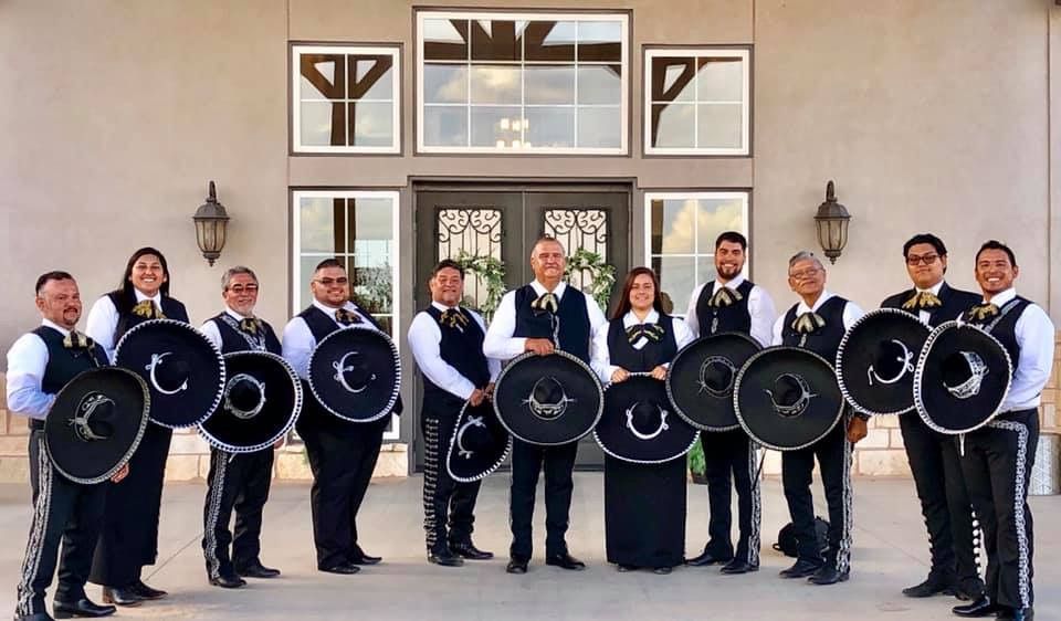 About Mariachi Cariño