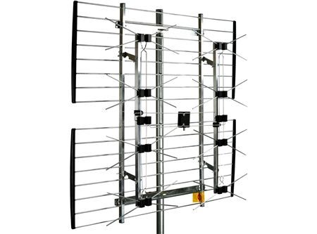 Large outdoor TV antenna with multiple elements, mounted on a pole.