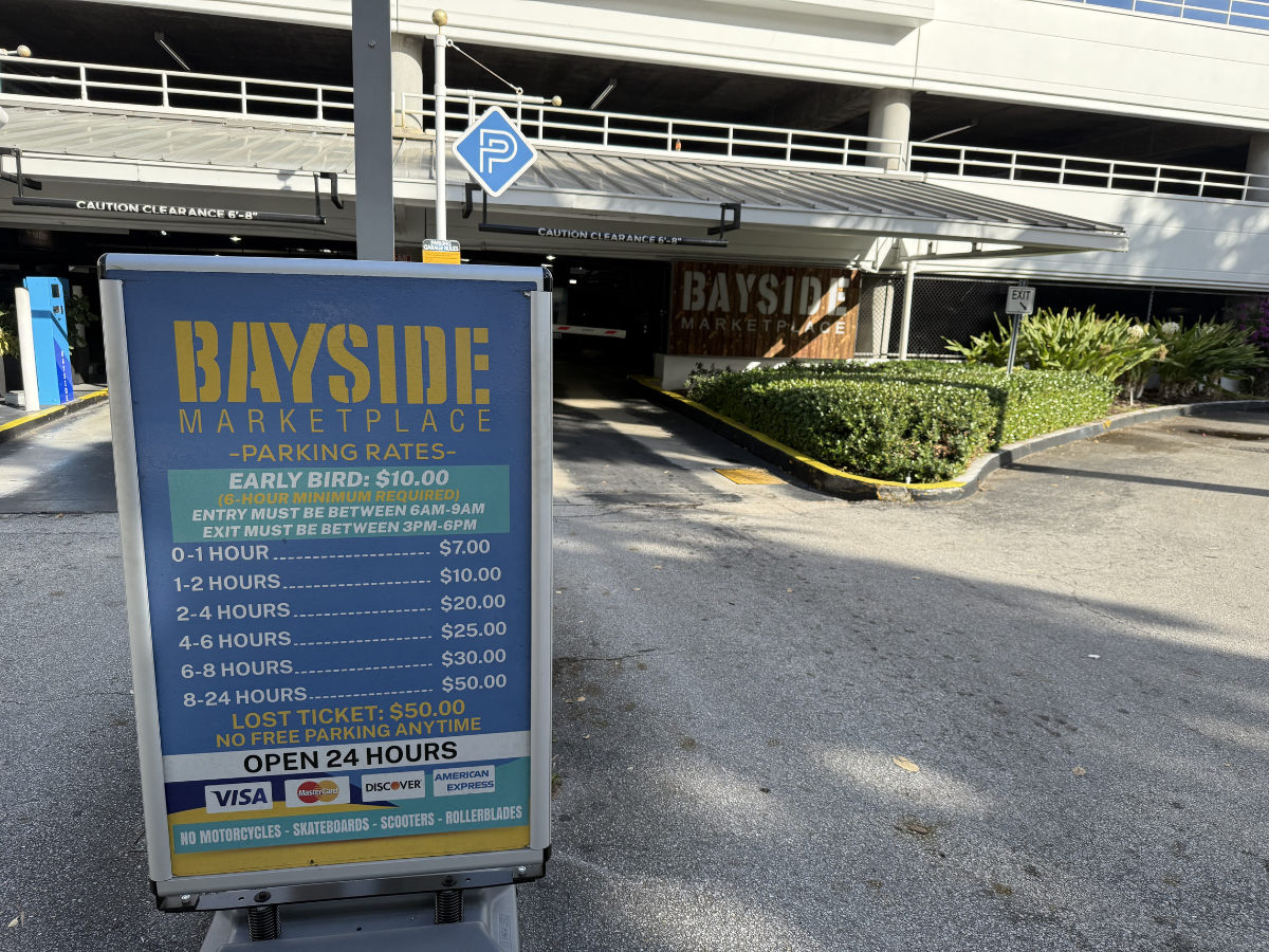 entrance to Bayside Parking lot