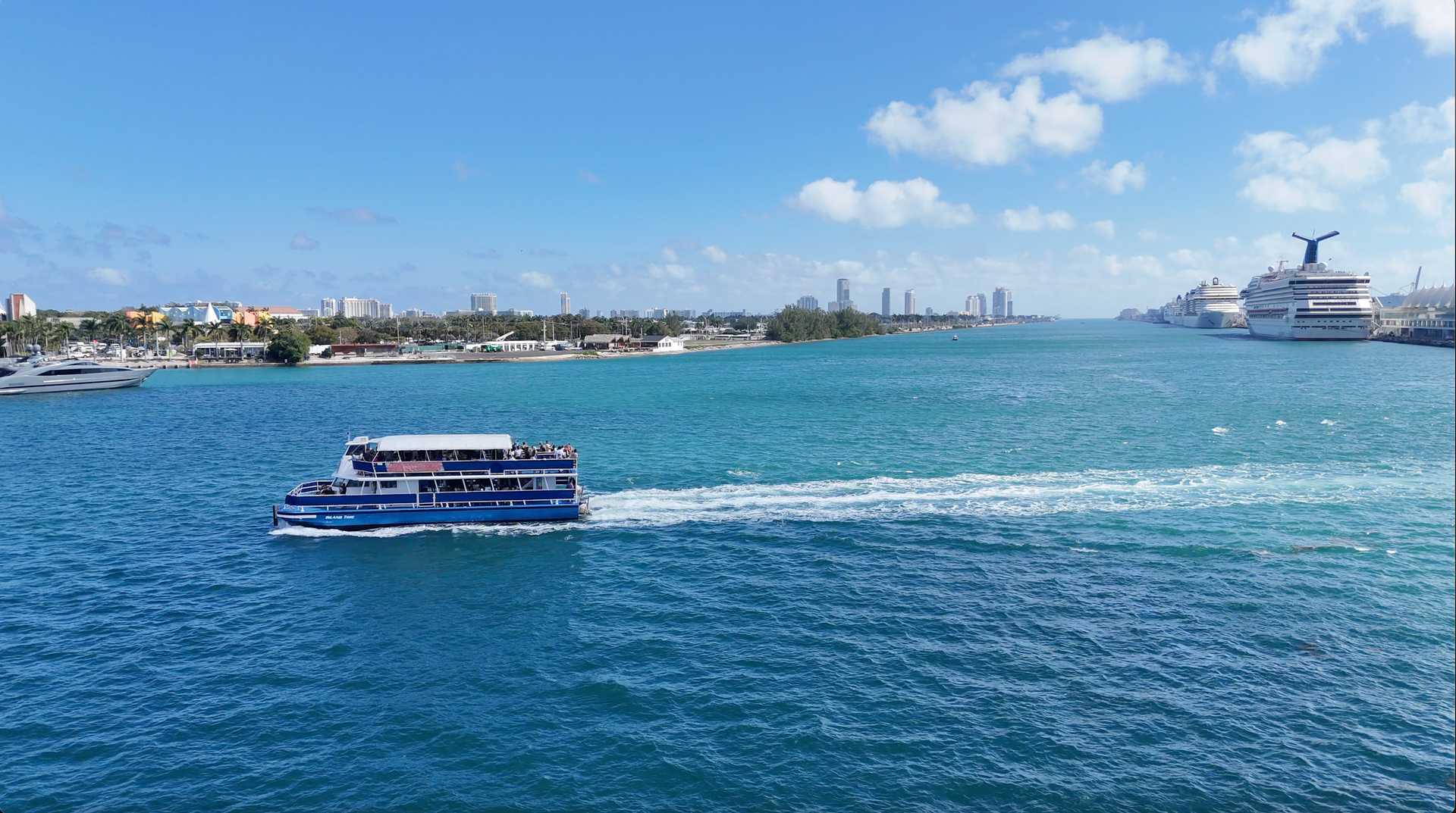 Star Island celebrity mansion from Biscayne Bay cruise