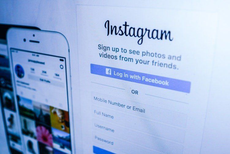 A close up of the instagram sign up page on a computer screen.