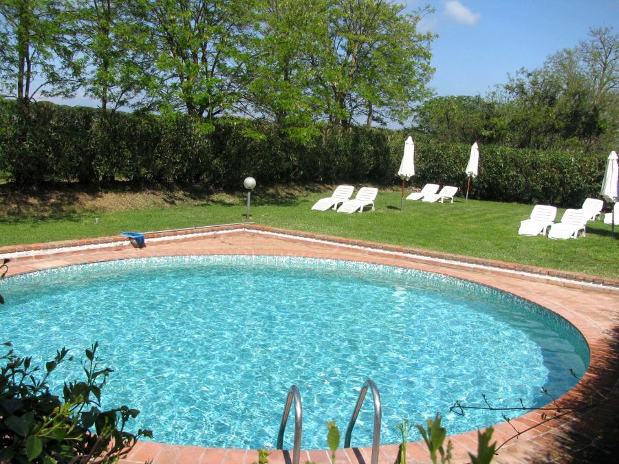Piscina con scaletta