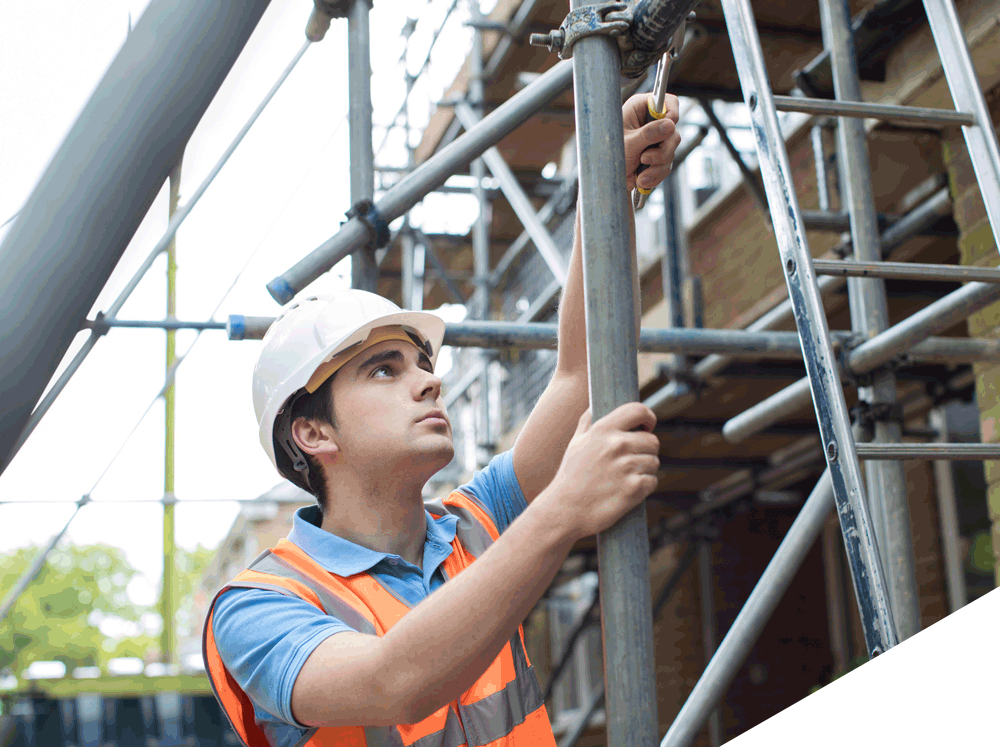 Builder on site putting up scaffolding | Port Campbell, VIC | Southern Rigging & Scaffolding