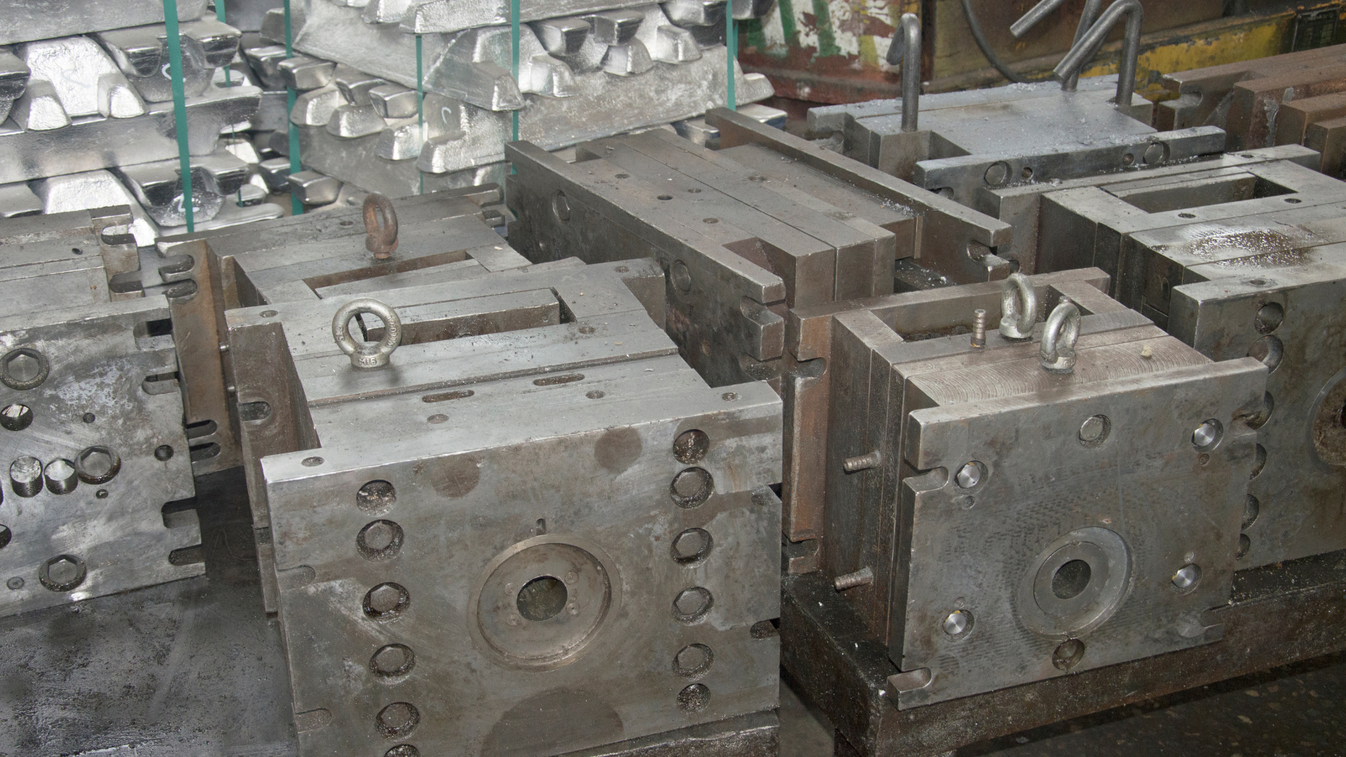 Industrial aluminum casting image