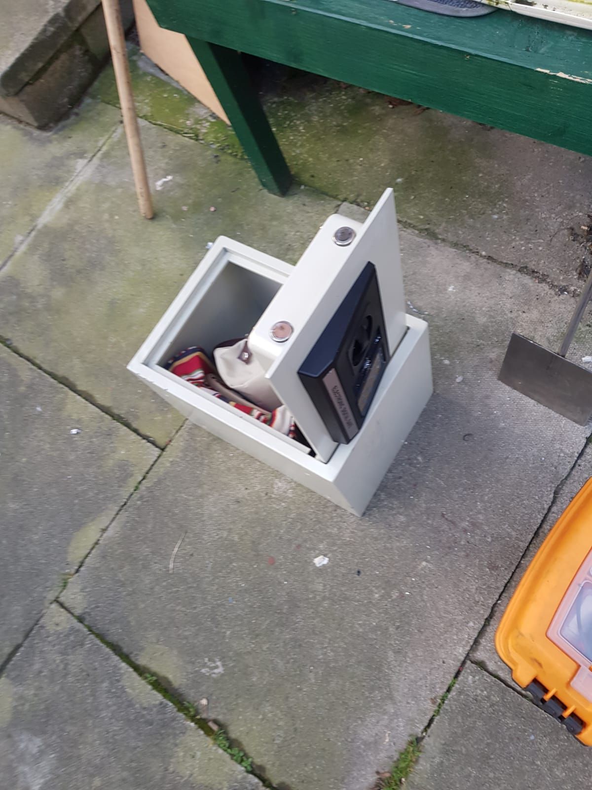 safe opening