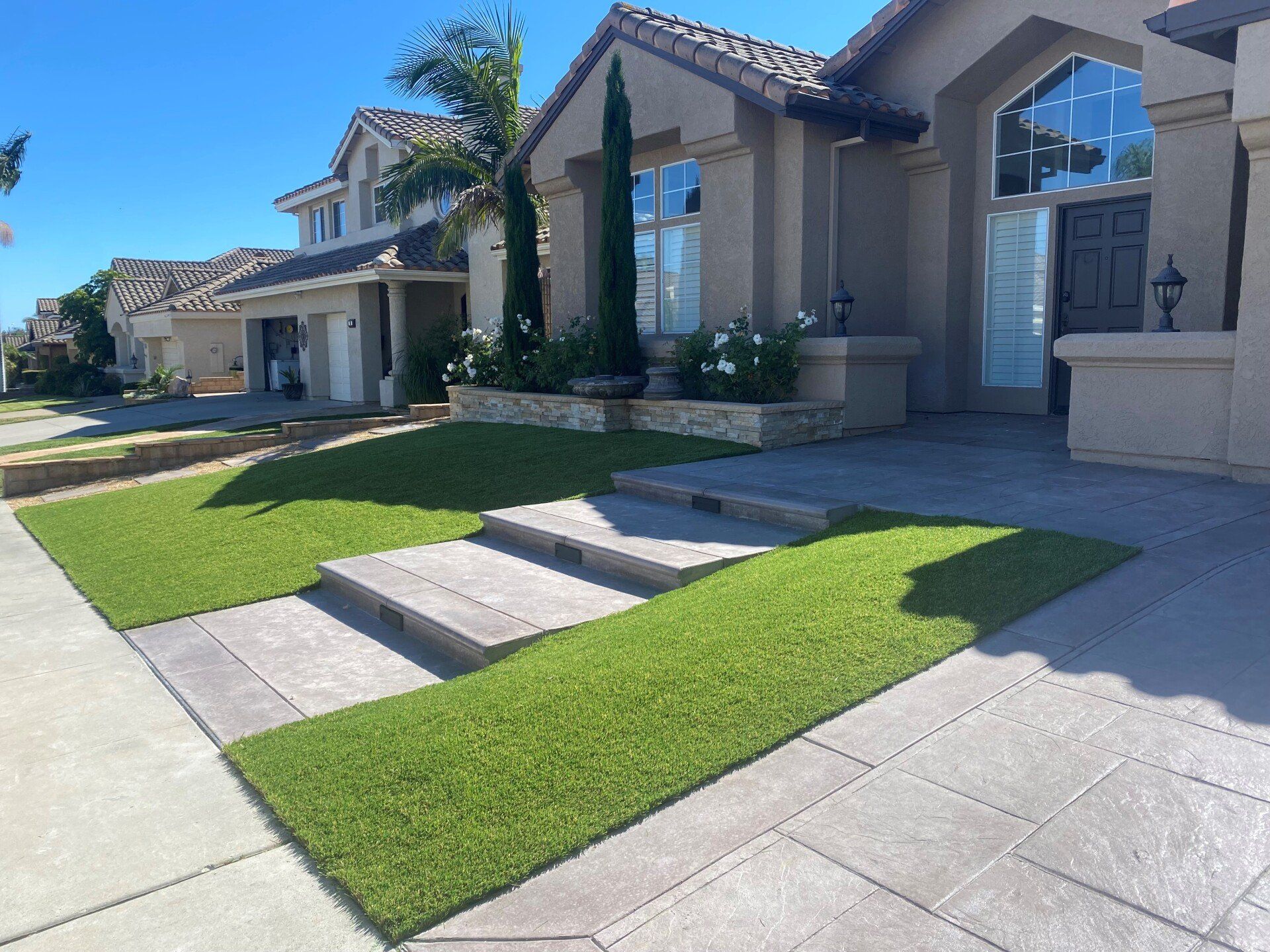 Beautiful House Concrete Driveway - Ventura, CA - G&R Concrete