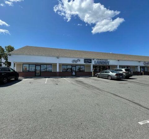 exterior of Gigi's Laudromat