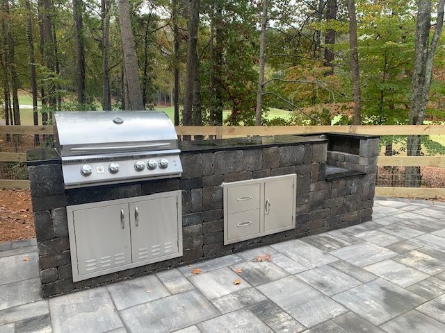 Outdoor Kitchens, Fireplaces, and Fire Pits 1
