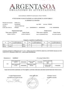 Certificato aziendale italiano con logo, sigilli ufficiali, firme e dati di registrazione in forma tabellare.
