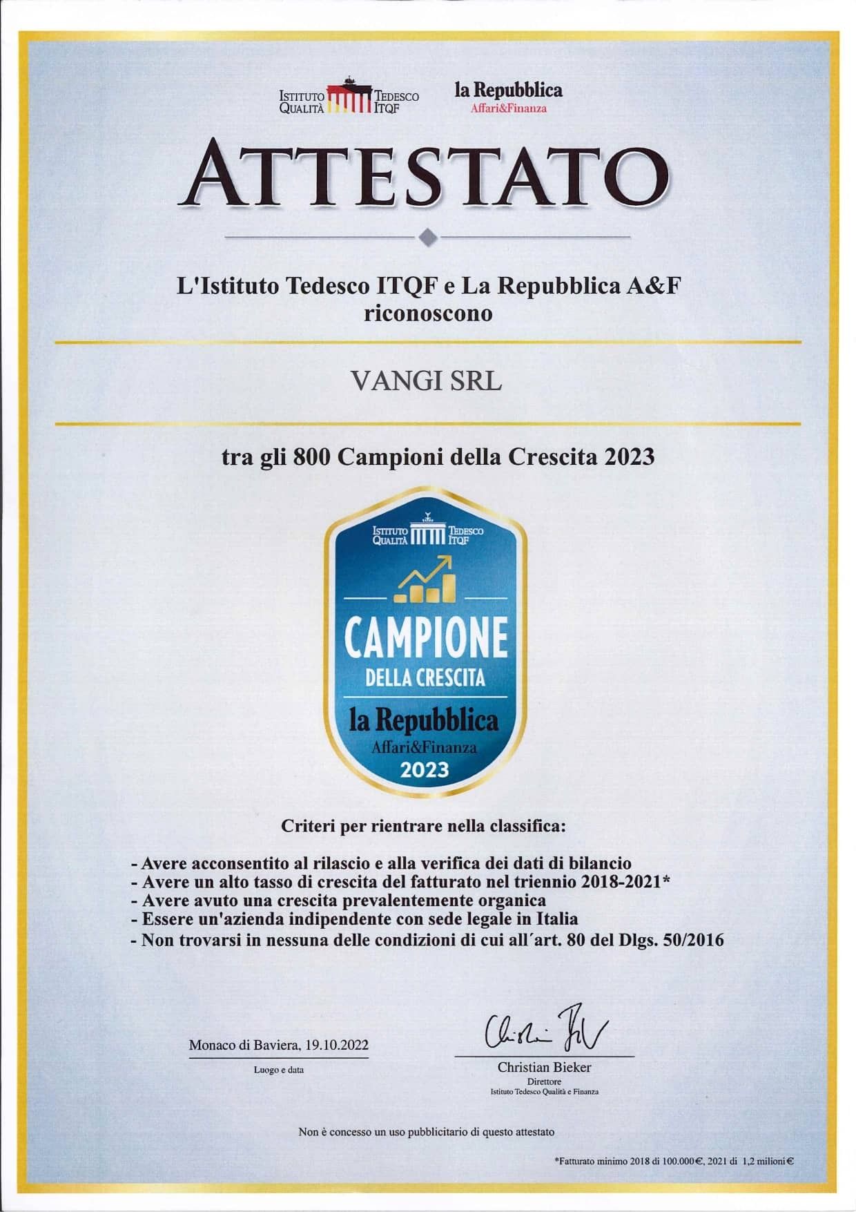 Attestato commemorativo bianco e oro con logo “Campione della Repubblica” e firma in basso.