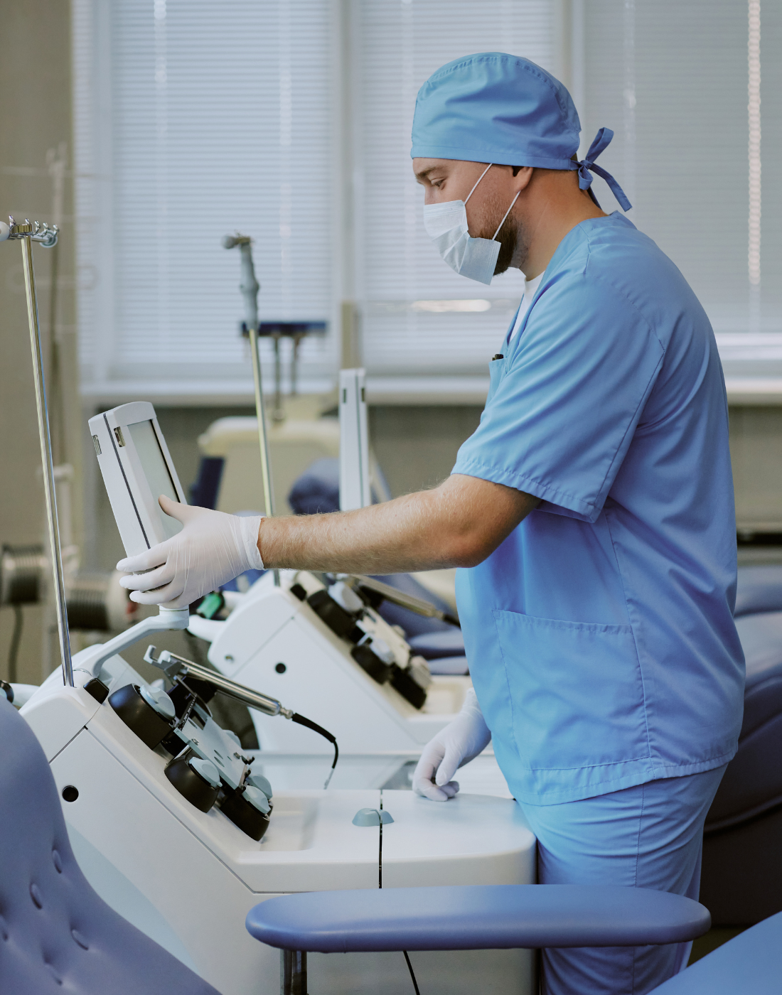 Healthcare operations and technology leadership environment