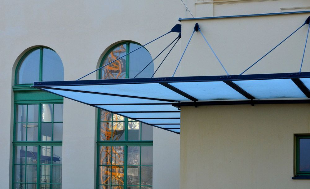 Side Right Struct Windows — Glass Repairs & Installations in Walcha, NSW