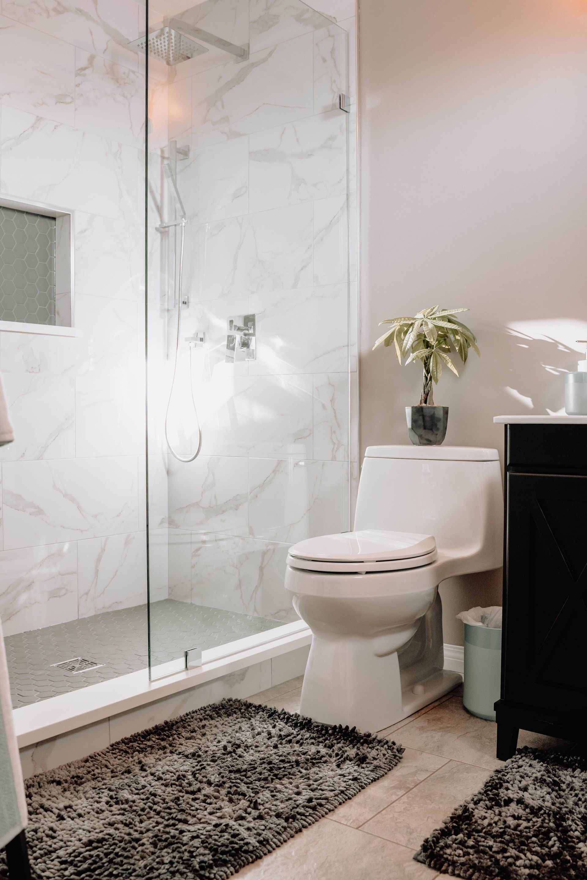 Glass Screened Shower In The Bathroom — Glass Repairs & Installations in Taminda, NSW