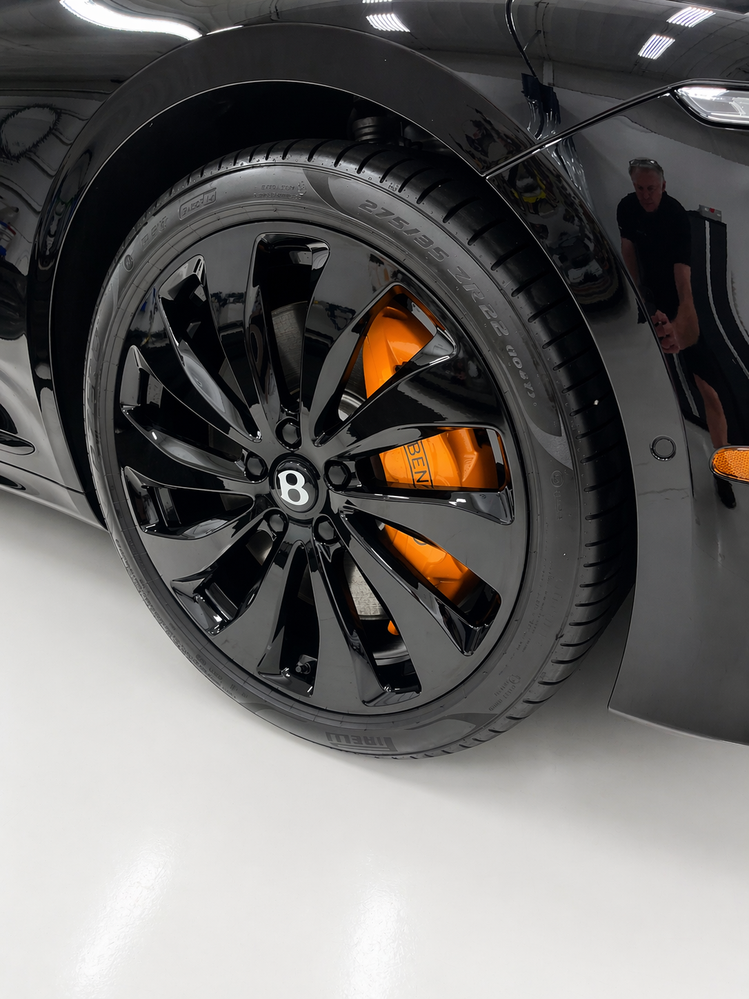 Move the cursor over the dirty wheel picture to see the transformation to new again. After a professional cleaning the Bentley is once again framed by these beautiful 22 inch wheels and orange brake calipars.