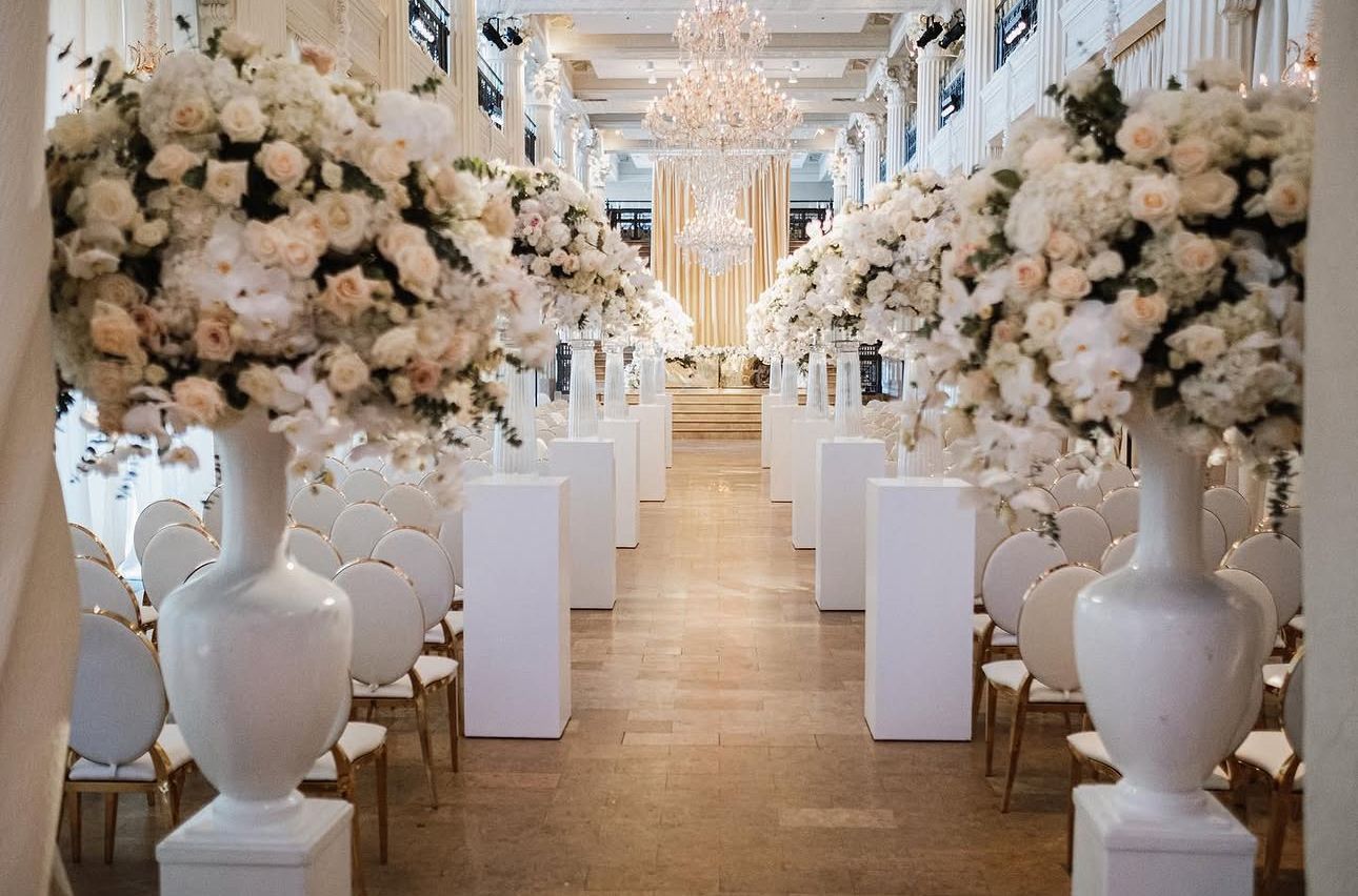 Event with white declor and flowers