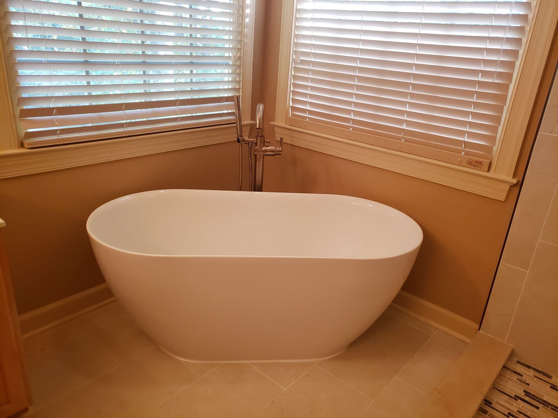 Alone tub
