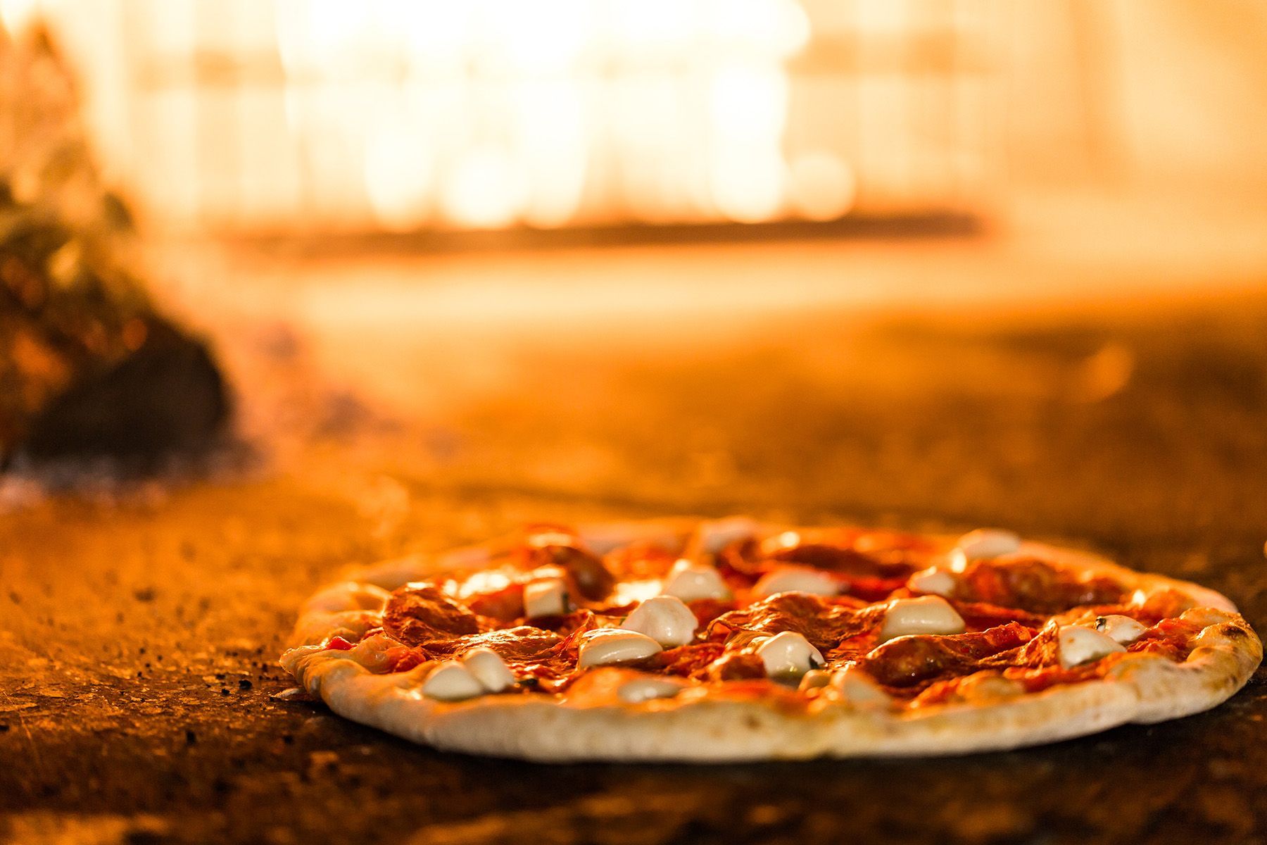 Long Beach: Speak Cheezy Pizza Long Beach: Speak Cheezy Pizza