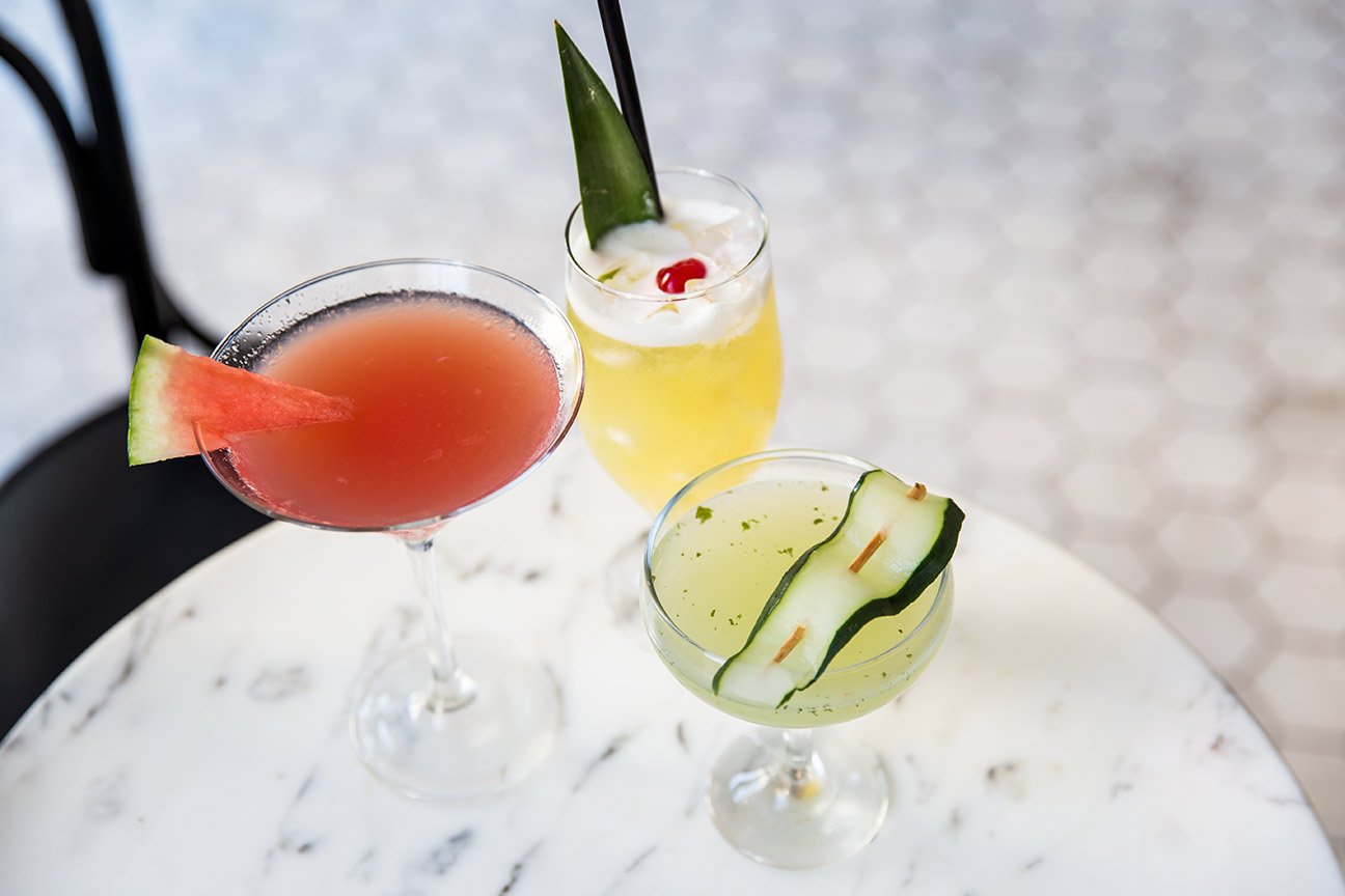 DINING & DRINKS