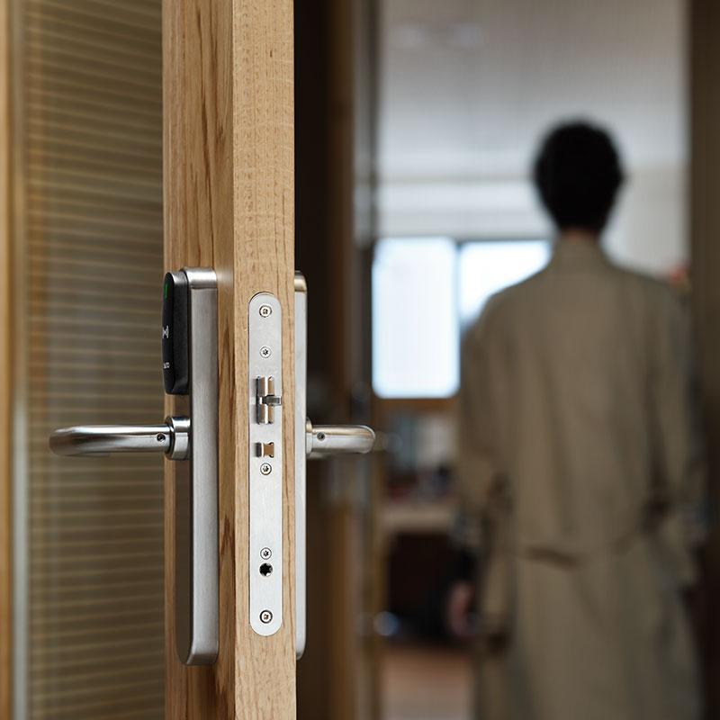 Soluzioni di controllo accessi per Hotel Soluzioni di controllo accessi per Hotel
