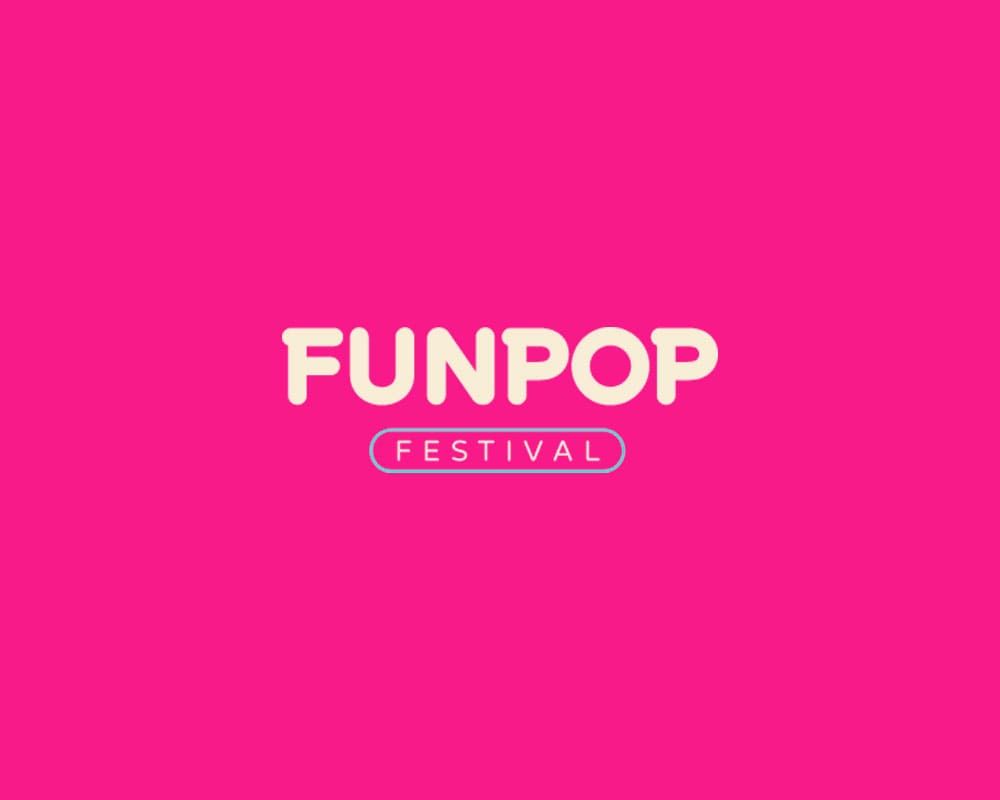 Roze FunPop Festival-logo met witte tekst in het midden op een felroze achtergrond.