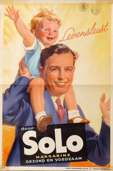 Vintage Solo margarine-advertentie met een lachende man die een kind op zijn schouders draagt ​​en een slogan in rode letters.