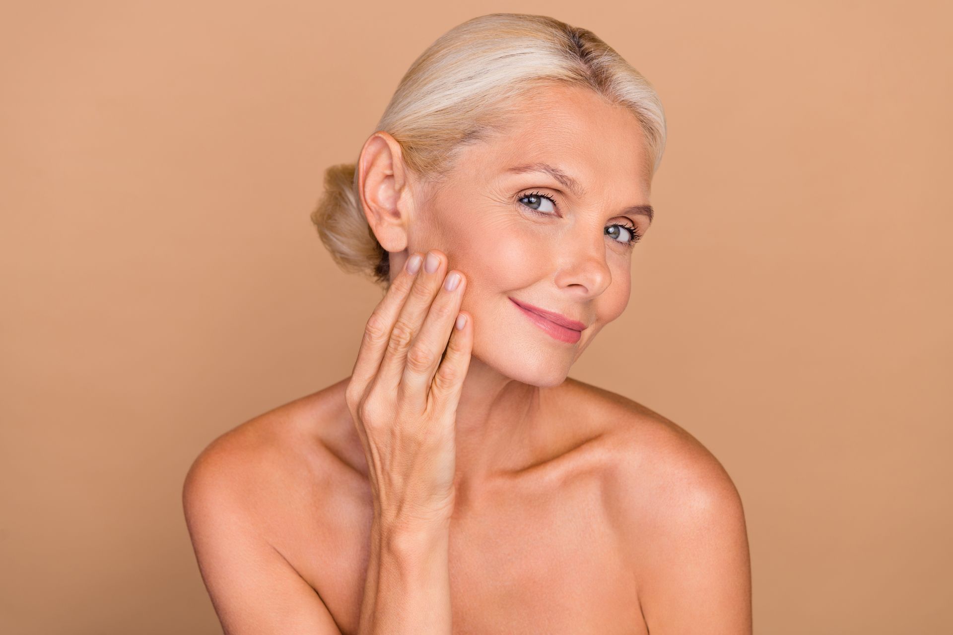 PRP Gel Naturagel treatment restoring natural volume and under-eye rejuvenation.