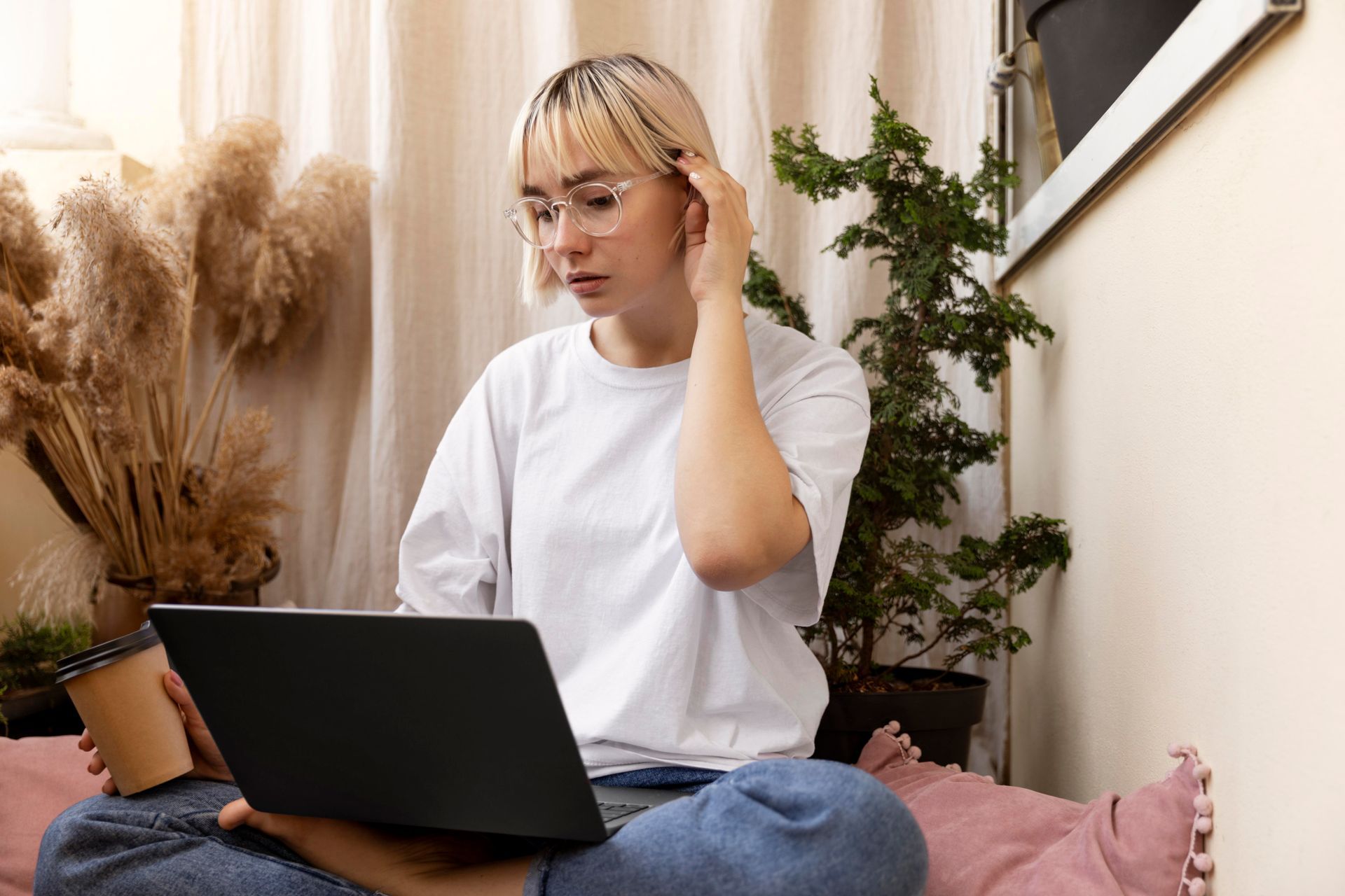 Terapia Online para Ansiedade: Vantagens e Como Funciona Terapia Online para Ansiedade: Vantagens e Como Funciona