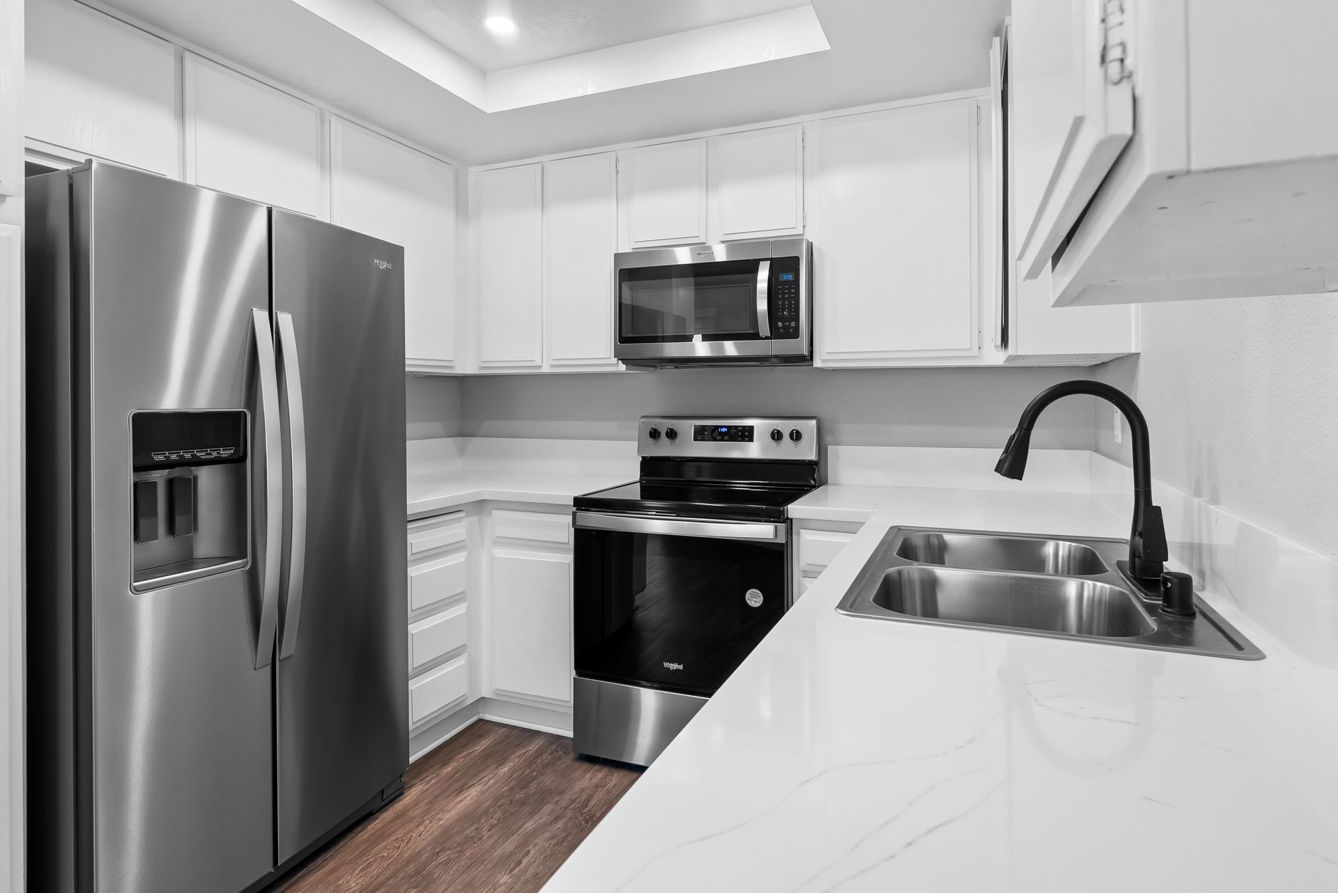 Sliding Photo Gallery Displaying Apartment Features