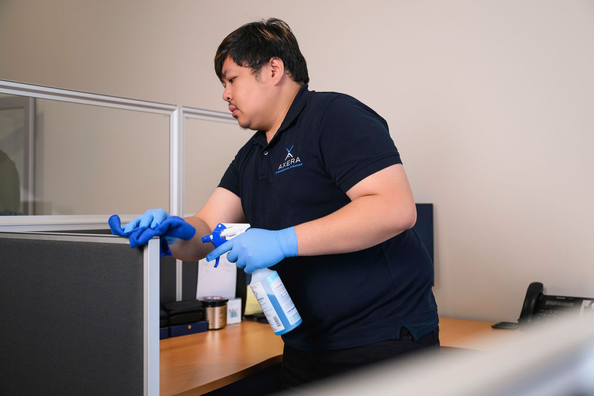 AXERA commercial cleaner delivering professional cleaning services