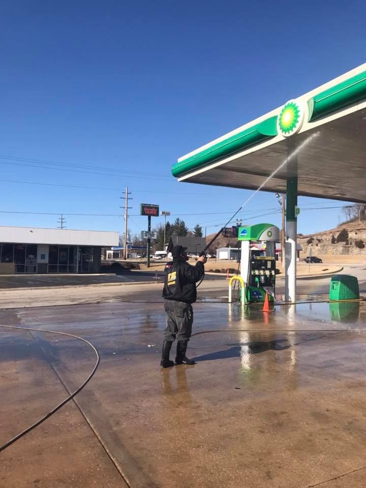 Hot Shotz Commercail Power Washing at BP in South County St. Louis MO