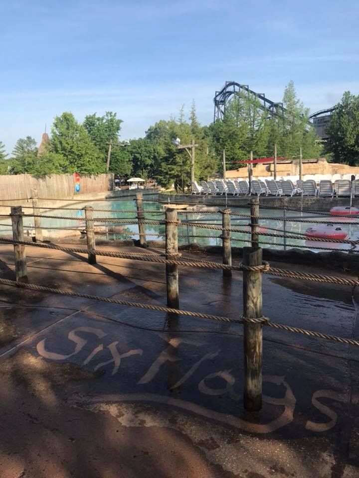 Hot Shotz Power Washing at Six Flags St. Louis, MO