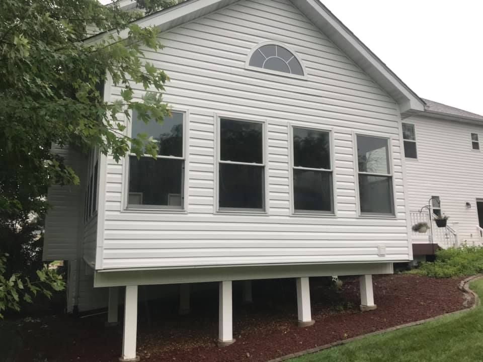 Siding and Window Cleaning for ranch style home in Lake St. Louis MO by Hot Shotz Mobile Power Wash