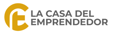 Logo de “La Casa del Emprendedor” con una C dorada estilizada y texto gris sobre fondo blanco.