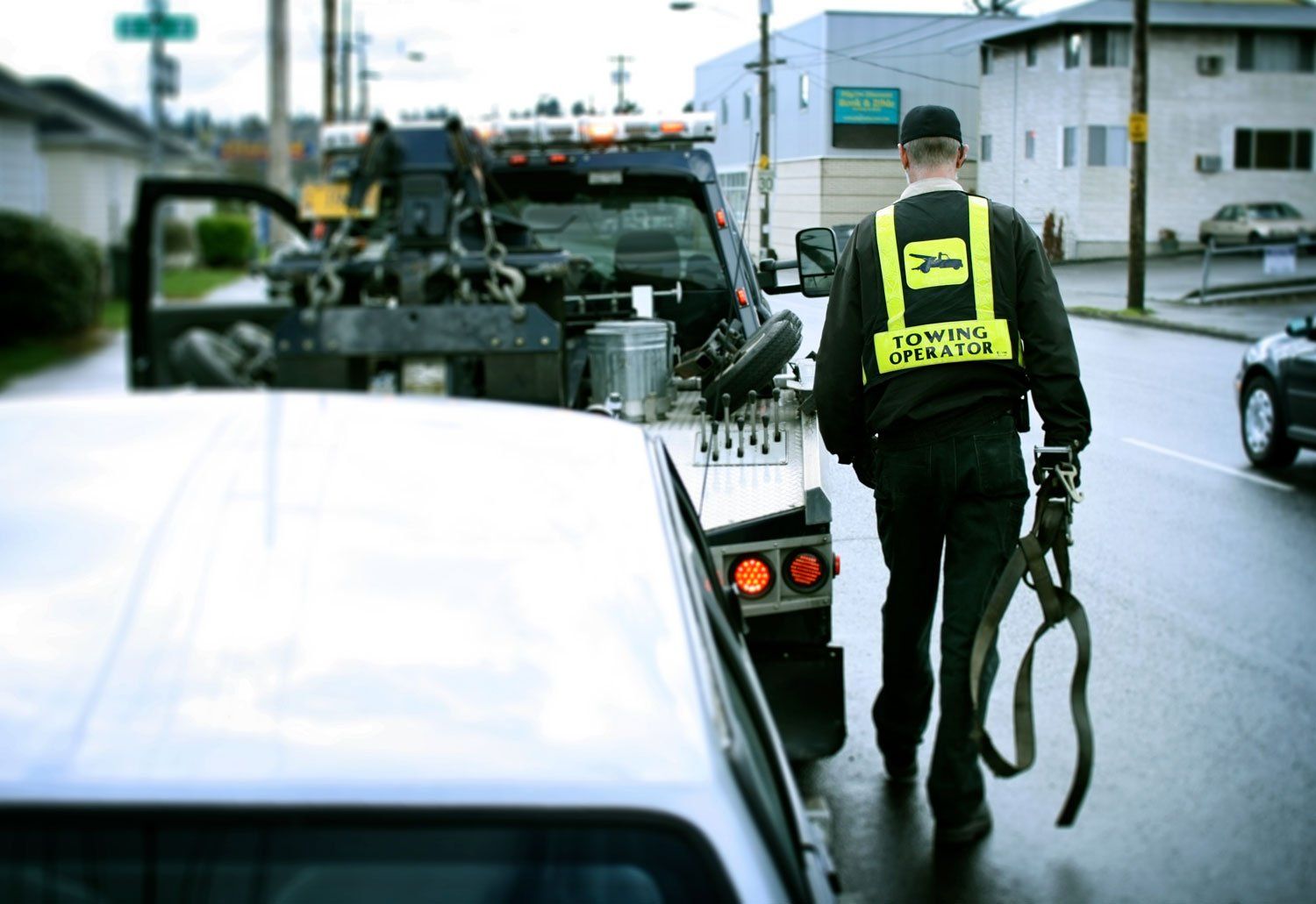 Operator Preparing To Tow Truck — Indianapolis, IN — HIX Wrecker Service, Inc.
