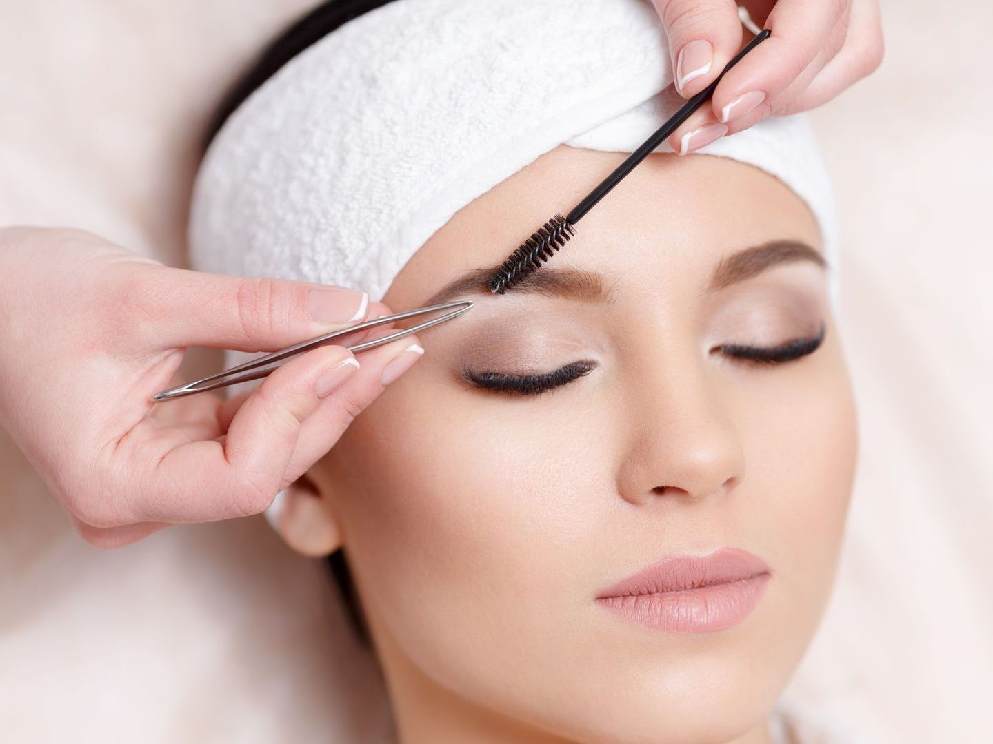 eyebrow service