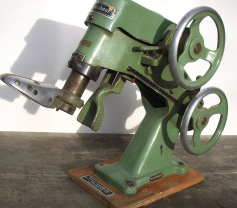 Shoe Stretching machine