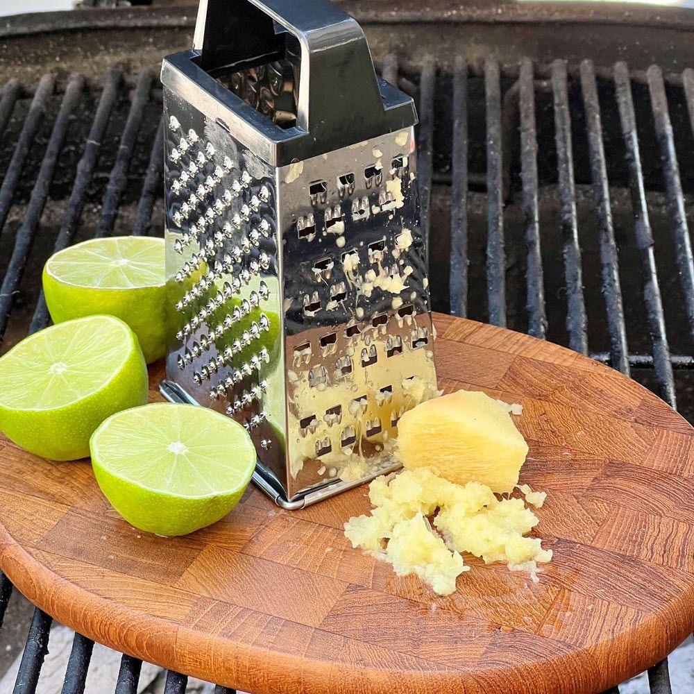 Grated Ginger with limes